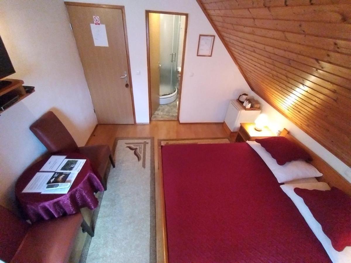 House Nina Apartment โพลยานัค ภายนอก รูปภาพ