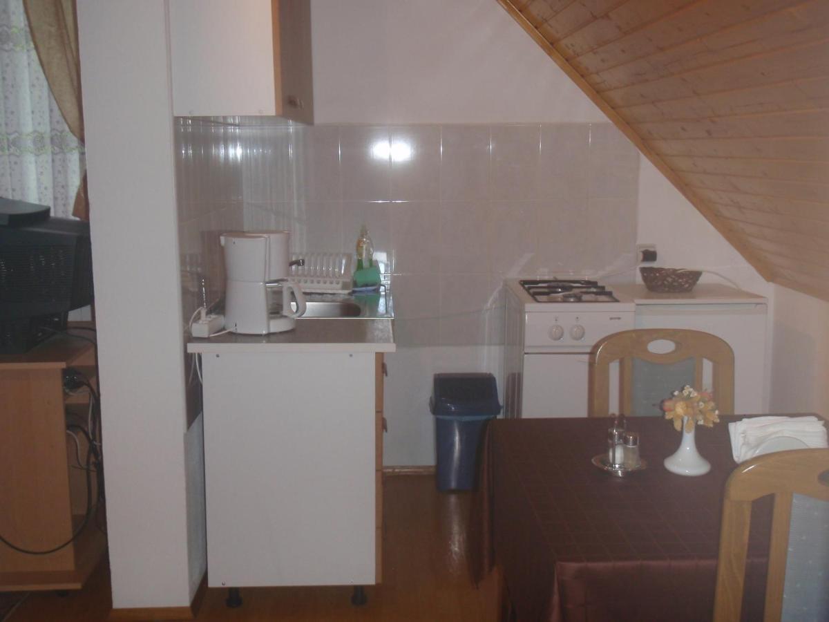 House Nina Apartment โพลยานัค ภายนอก รูปภาพ