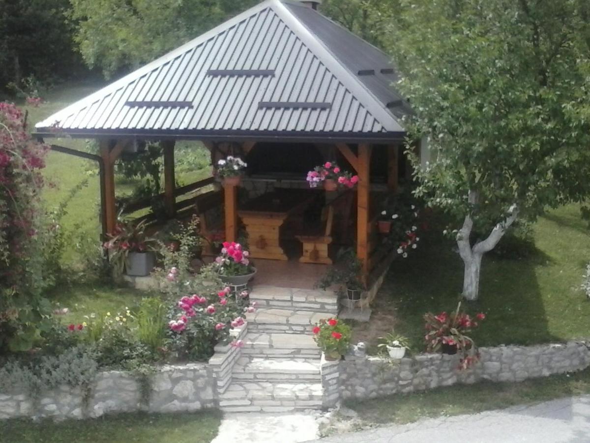 House Nina Apartment โพลยานัค ภายนอก รูปภาพ
